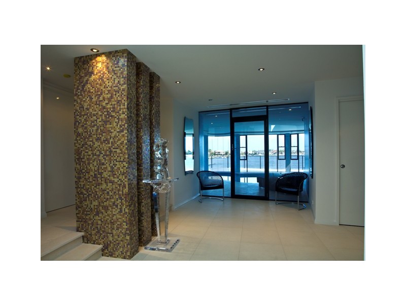 26 Hampton Court, Sovereign Islands QLD 4216