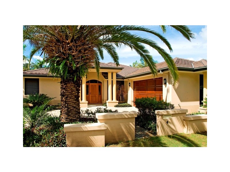 4 River Cove Place, Hope Island QLD 4212