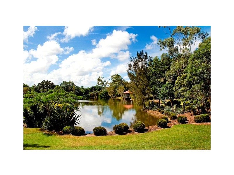 4 River Cove Place, Hope Island QLD 4212