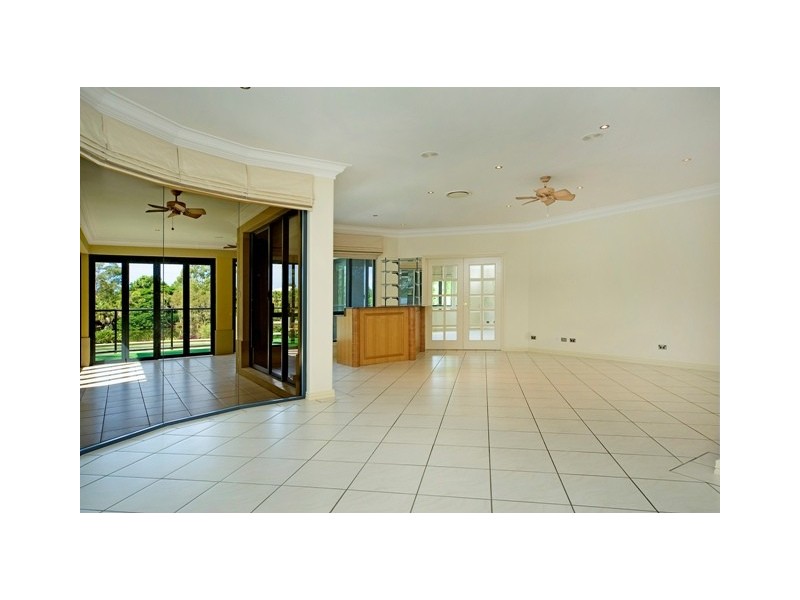 4 River Cove Place, Hope Island QLD 4212