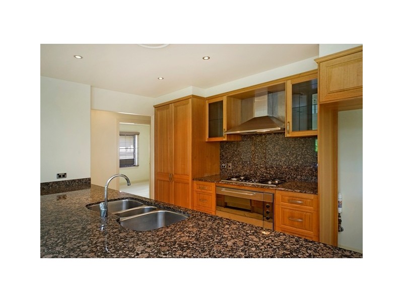 4 River Cove Place, Hope Island QLD 4212