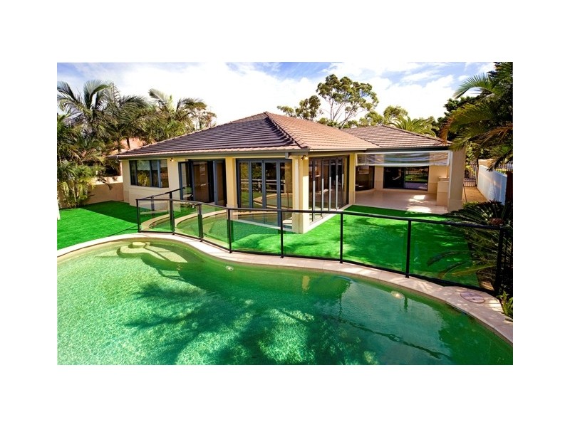 4 River Cove Place, Hope Island QLD 4212