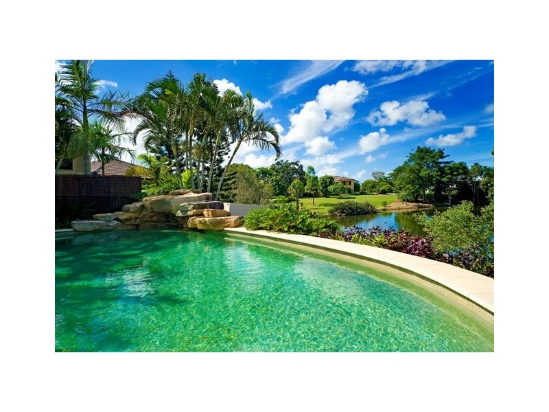 4 River Cove Place, Hope Island QLD 4212