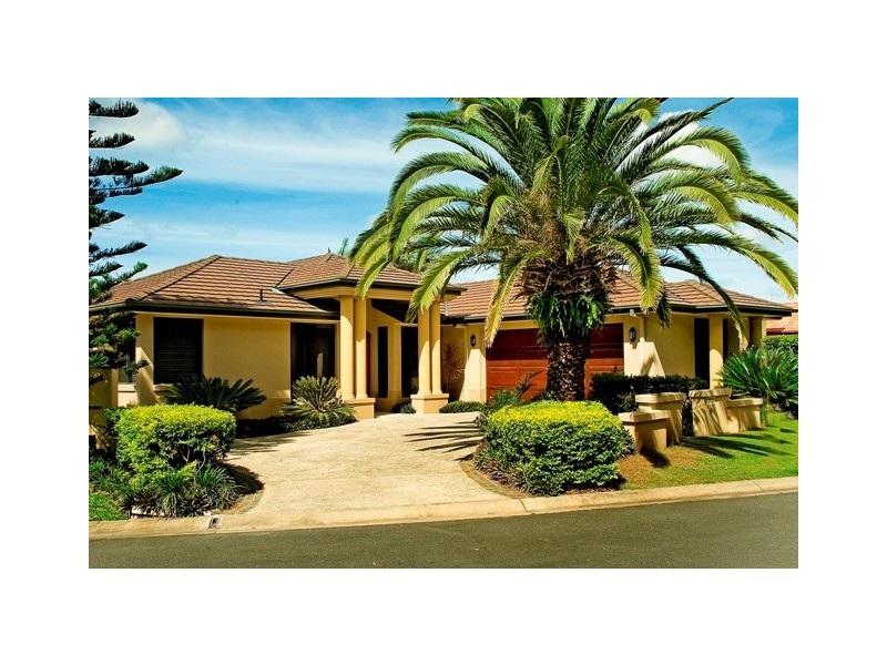 4 River Cove Place, Hope Island QLD 4212