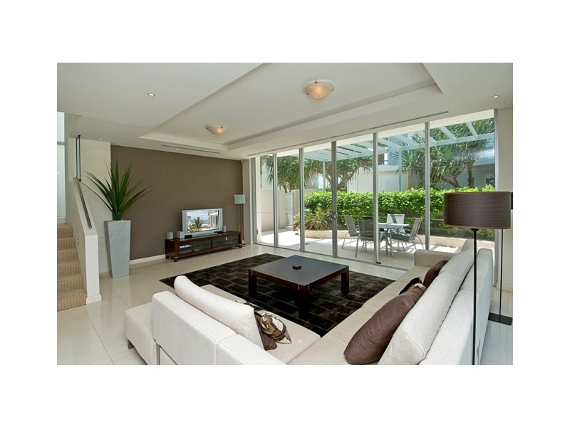 3/5 Broadbeach Boulevard, Broadbeach QLD 4218