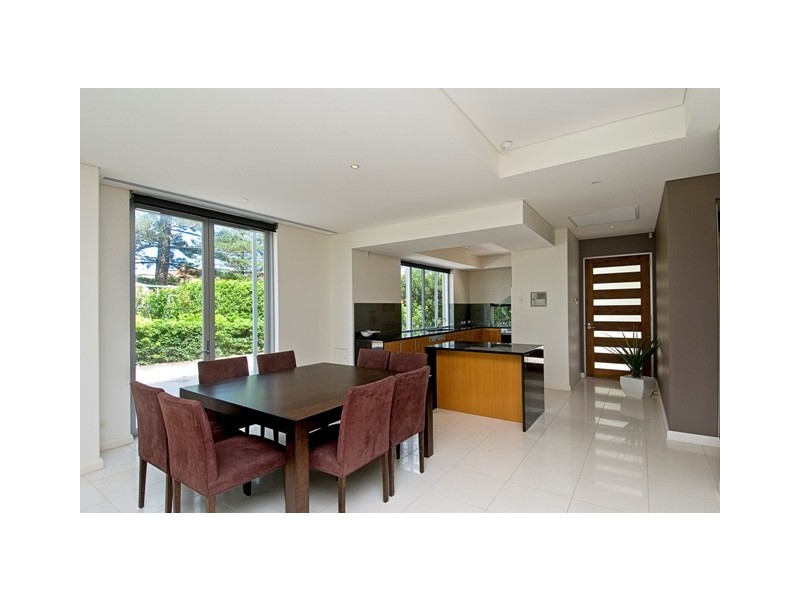 3/5 Broadbeach Boulevard, Broadbeach QLD 4218