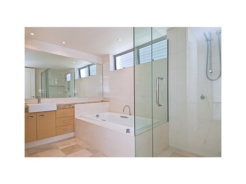 3/5 Broadbeach Boulevard, Broadbeach QLD 4218