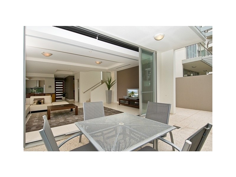 3/5 Broadbeach Boulevard, Broadbeach QLD 4218