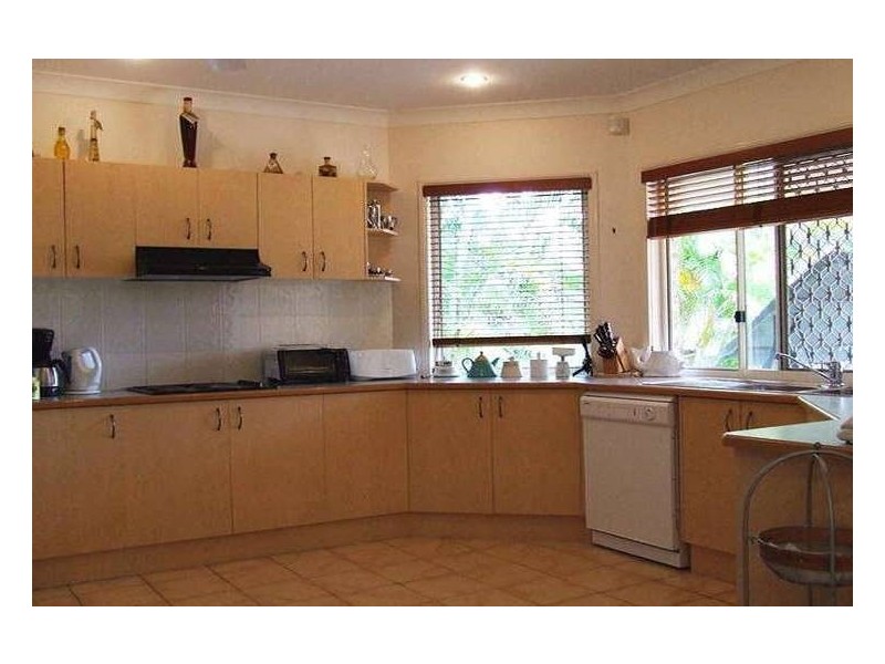 1 Huon Street, Broadbeach Waters QLD 4218