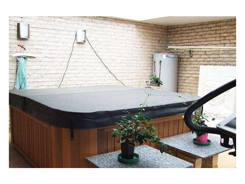 1 Huon Street, Broadbeach Waters QLD 4218