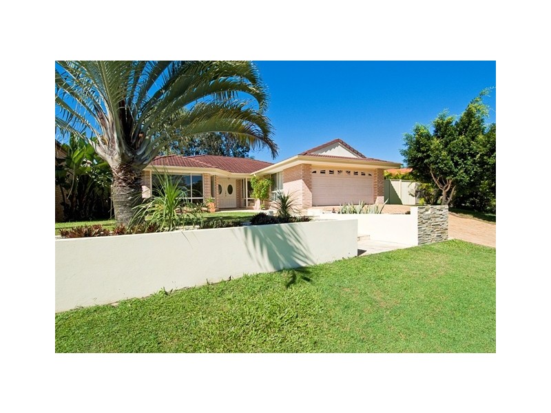 38 Desert Falls Crescent, Parkwood QLD 4214