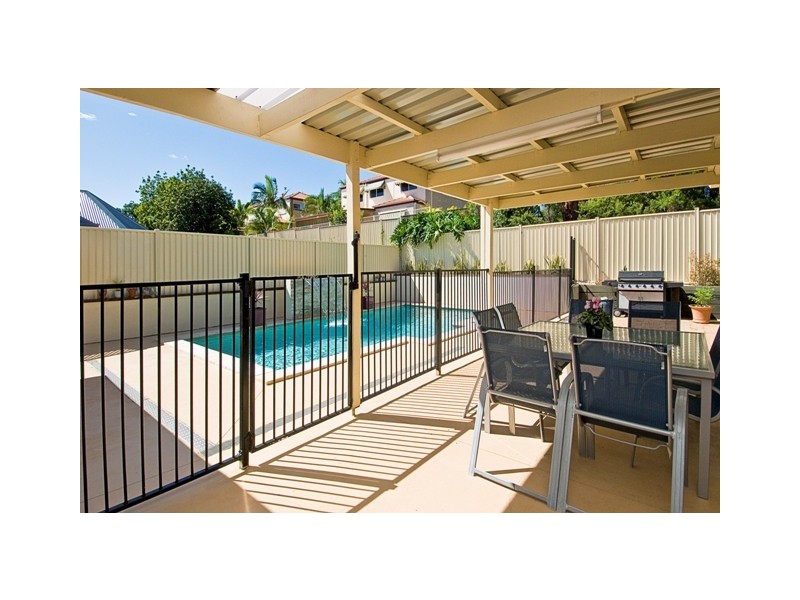 38 Desert Falls Crescent, Parkwood QLD 4214