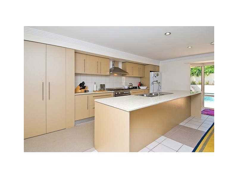 38 Desert Falls Crescent, Parkwood QLD 4214