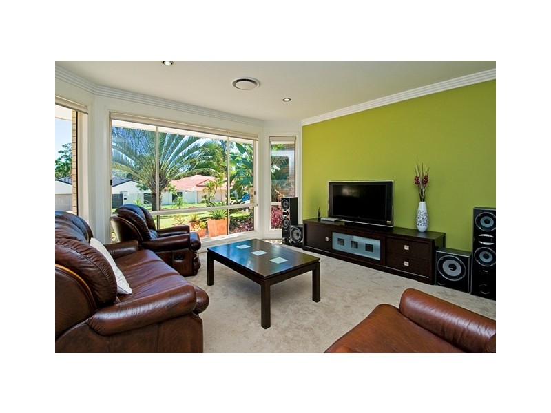 38 Desert Falls Crescent, Parkwood QLD 4214