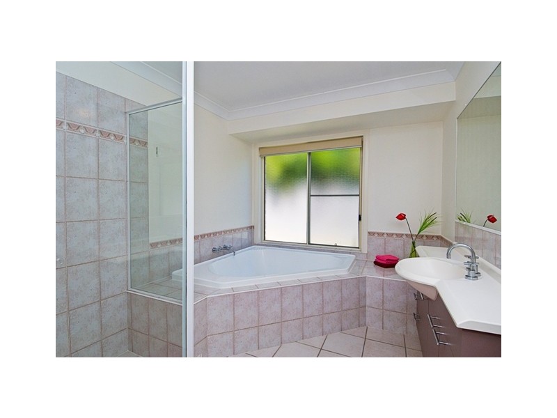 38 Desert Falls Crescent, Parkwood QLD 4214