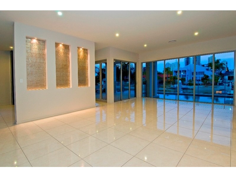 94 Commodore Drive, Paradise Waters QLD 4217