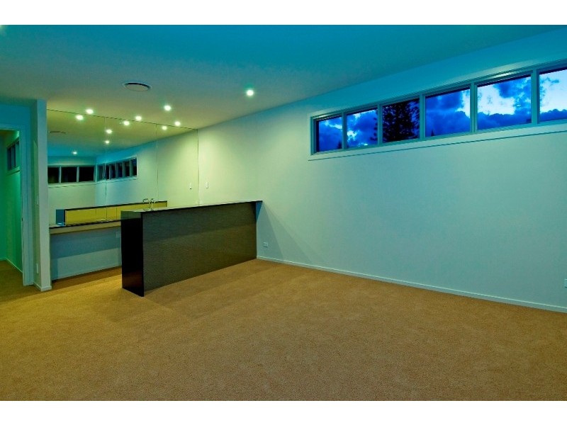 94 Commodore Drive, Paradise Waters QLD 4217