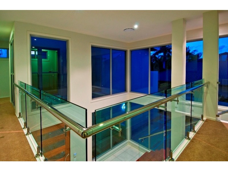 94 Commodore Drive, Paradise Waters QLD 4217