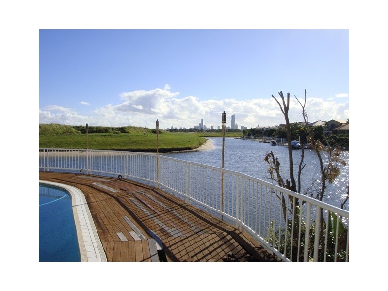 42 Allandale Ent, Mermaid Waters QLD 4218