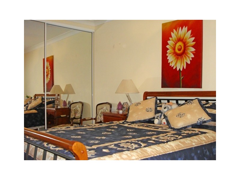 127/97 Edmund Rice Drive, Southport QLD 4215