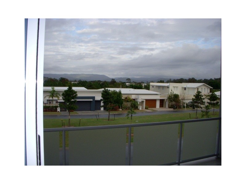 1008 Lakeview Terrace, Benowa QLD 4217