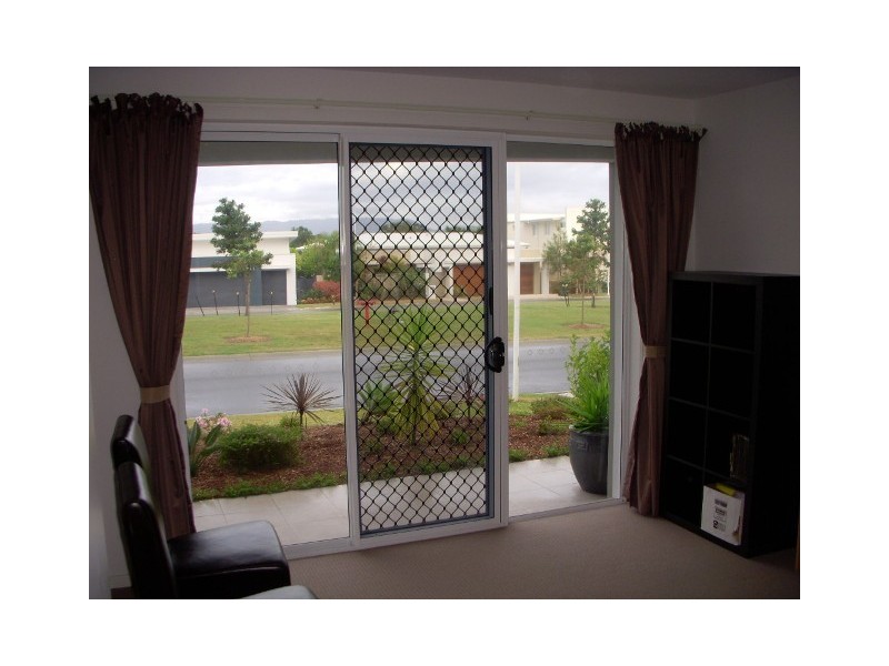 1008 Lakeview Terrace, Benowa QLD 4217