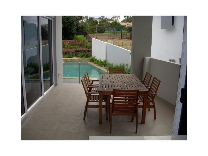 1008 Lakeview Terrace, Benowa QLD 4217