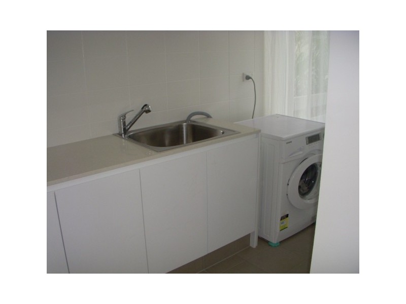 1008 Lakeview Terrace, Benowa QLD 4217