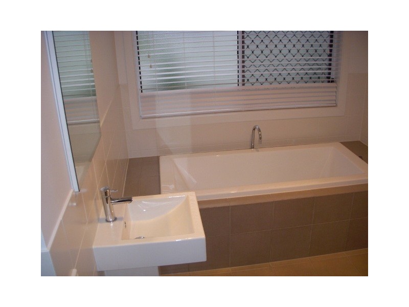 1008 Lakeview Terrace, Benowa QLD 4217