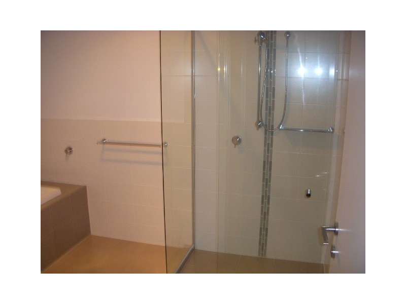 1008 Lakeview Terrace, Benowa QLD 4217