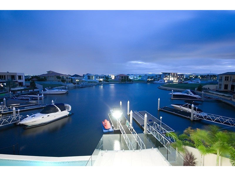 29 Royal Albert Crescent, Sovereign Islands QLD 4216