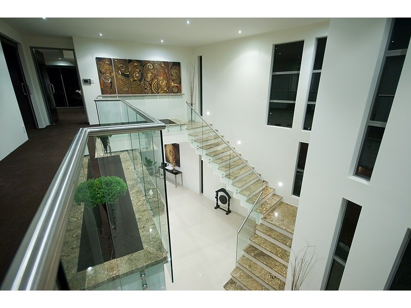 29 Royal Albert Crescent, Sovereign Islands QLD 4216