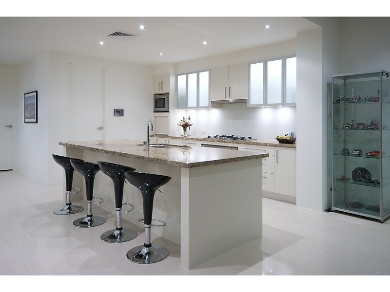 29 Royal Albert Crescent, Sovereign Islands QLD 4216