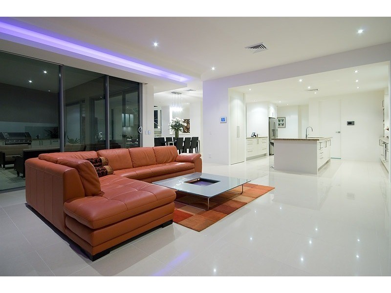 29 Royal Albert Crescent, Sovereign Islands QLD 4216