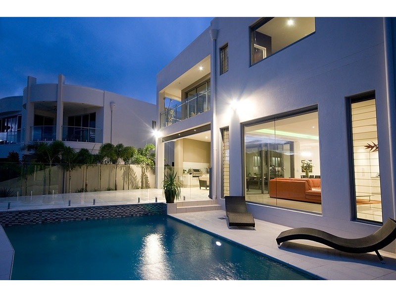 29 Royal Albert Crescent, Sovereign Islands QLD 4216