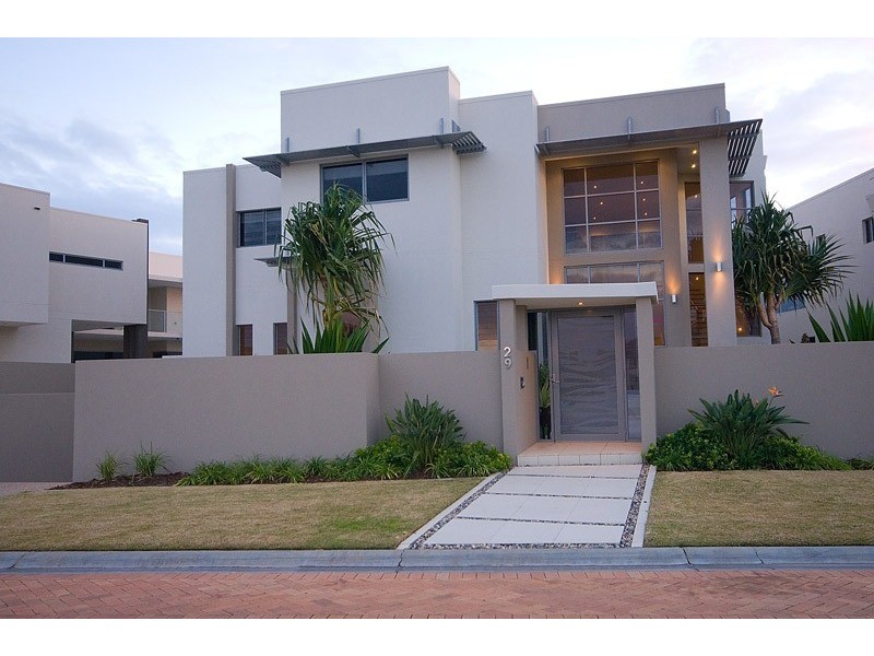 29 Royal Albert Crescent, Sovereign Islands QLD 4216