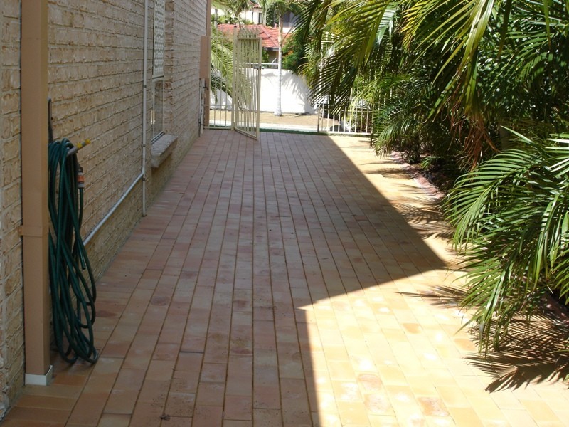 1 Huon Street, Broadbeach Waters QLD 4218