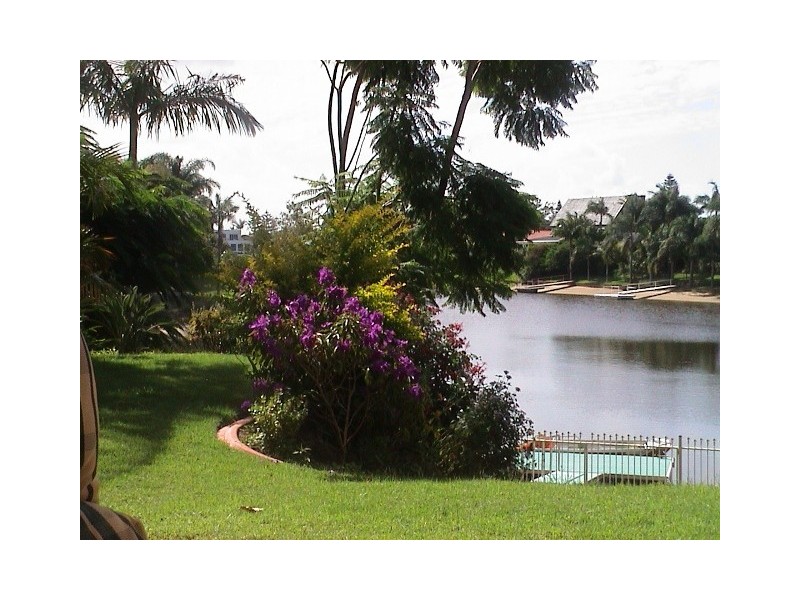 1 Huon Street, Broadbeach Waters QLD 4218