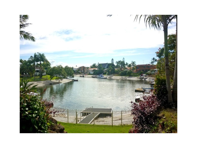 1 Huon Street, Broadbeach Waters QLD 4218