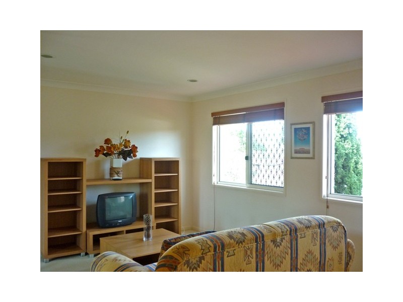 1 Huon Street, Broadbeach Waters QLD 4218
