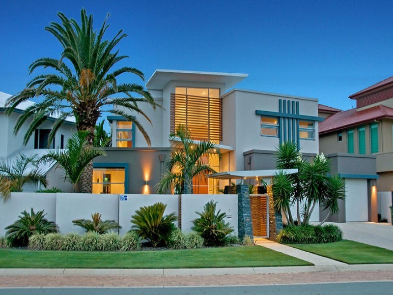 5 Regents Court, Sovereign Islands QLD 4216