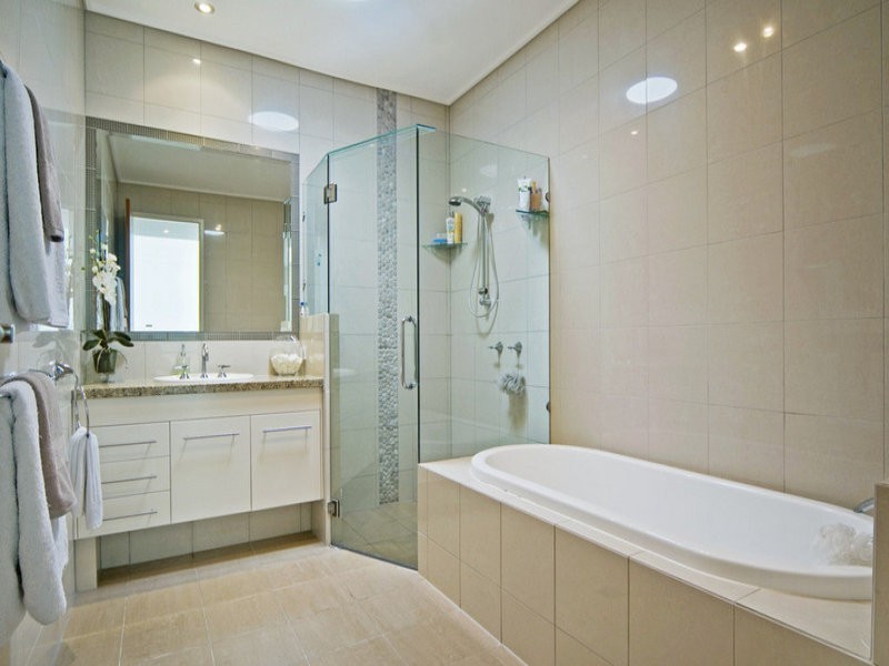 5 Regents Court, Sovereign Islands QLD 4216