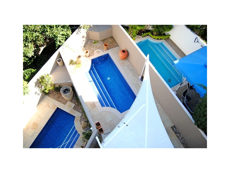 2/42 Tedder Avenue, Main Beach QLD 4217