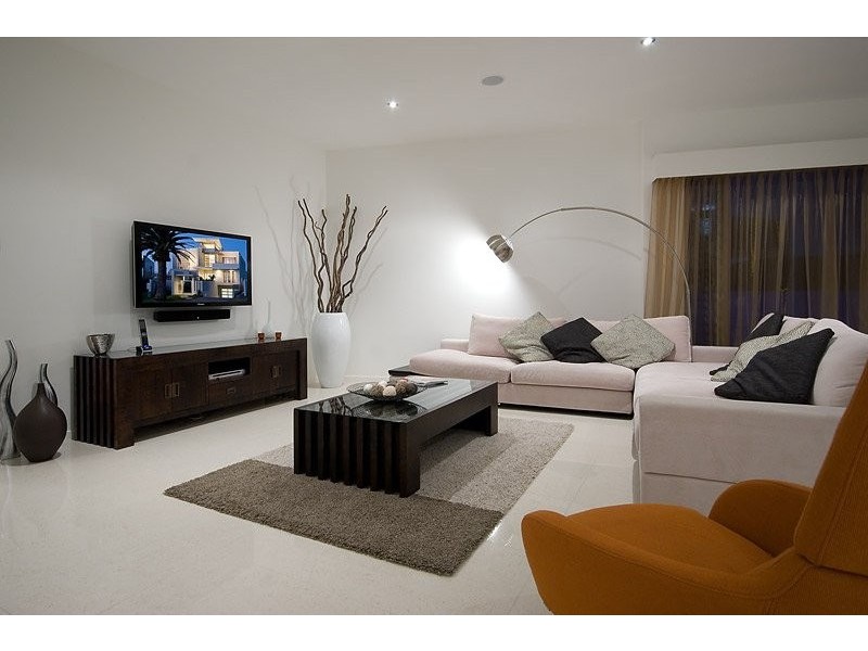 30 Royal Albert Crescent, Sovereign Islands QLD 4216