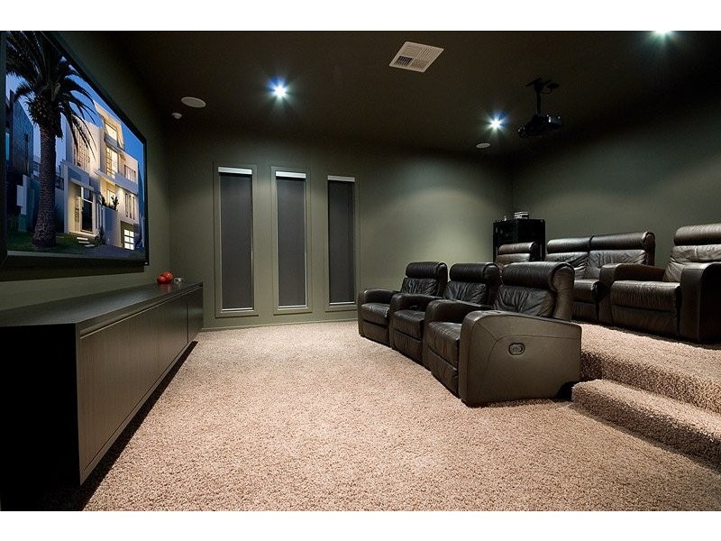 30 Royal Albert Crescent, Sovereign Islands QLD 4216