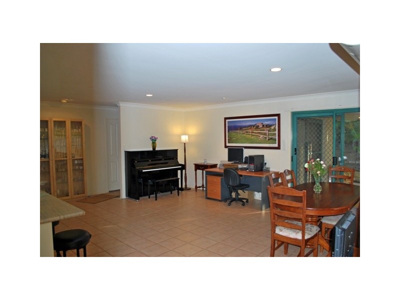 47 Desert Falls Crescent, Parkwood QLD 4214