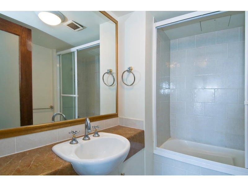 3054/2623 Gold Coast Highway, Broadbeach QLD 4218