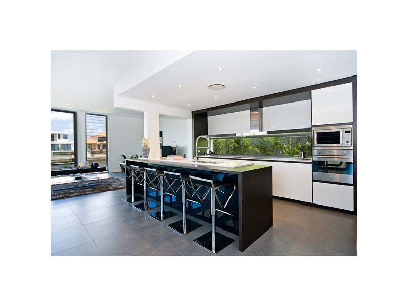 29 North Quay Drive, Biggera Waters QLD 4216