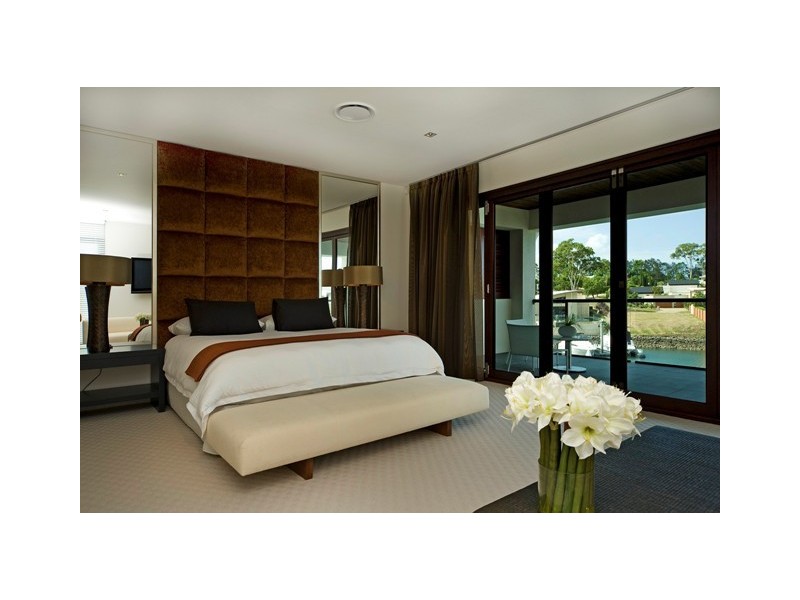 Hope Island QLD 4212