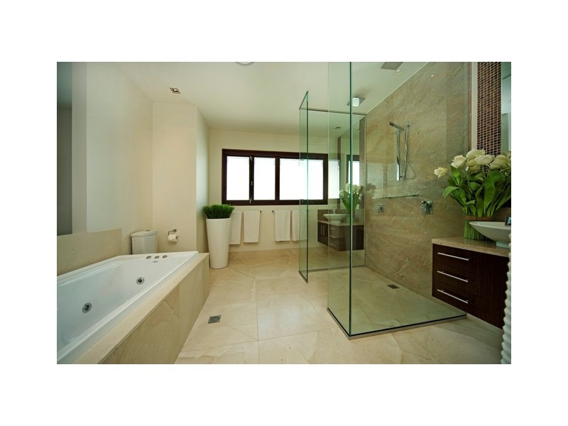 Hope Island QLD 4212